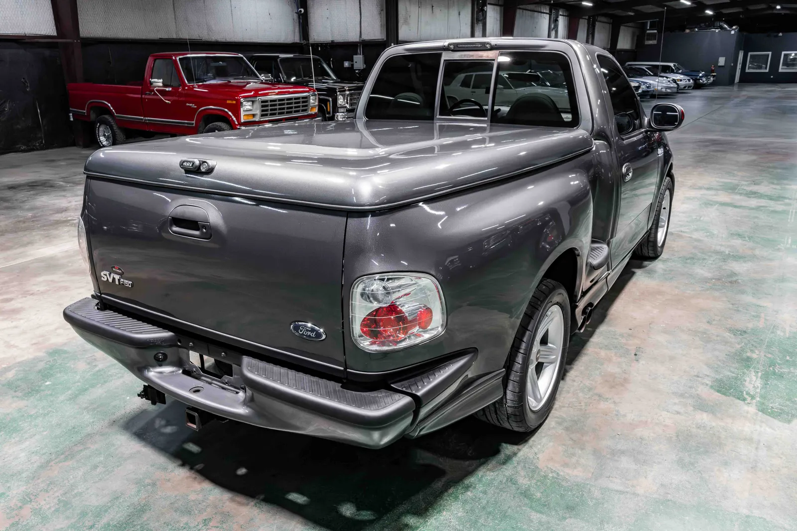 4_2004-Ford-Lightning-Dark Shadow Gray-A17613-41.jpg